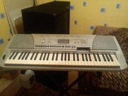 Продам  професиональный клавишный инструмент 