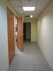 Продам Выстовочный зал с офисными помещениями