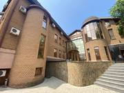 Оренда будівлі в центрі міста зі своїм двором. 3 поверха + цоколь 